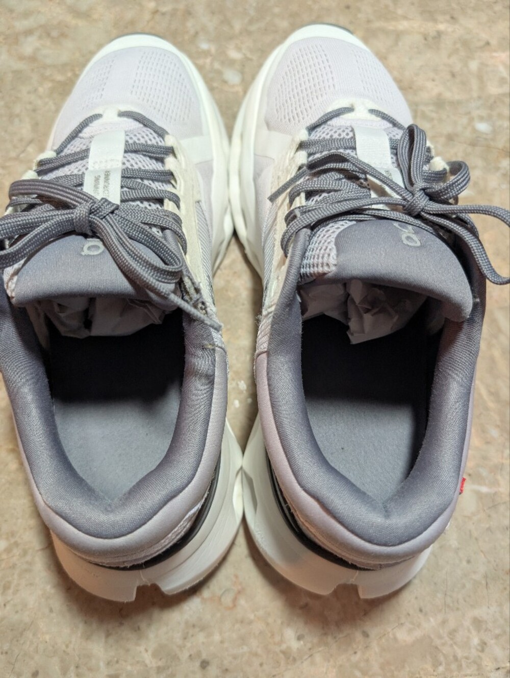 On Cloudrunner Swiss Engineering® Cushioned Shoes Frost White Women's Size 9.5 - Picture 12 of 14